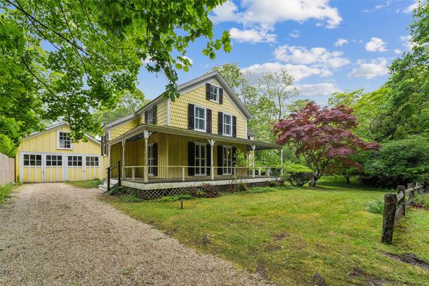 Backyard, Detached Garage, Exterior