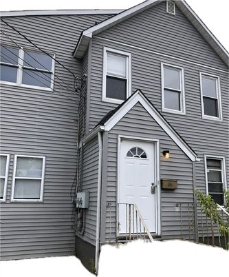 Exterior, Facade, Rowhouse