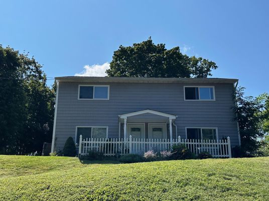 Backyard, Exterior, Facade, Raised Ranch