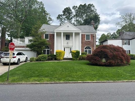 Attached, Exterior, Facade, Brick Facade, Georgian