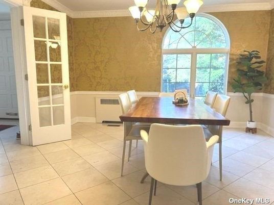 Chandelier, Dining room, Interior