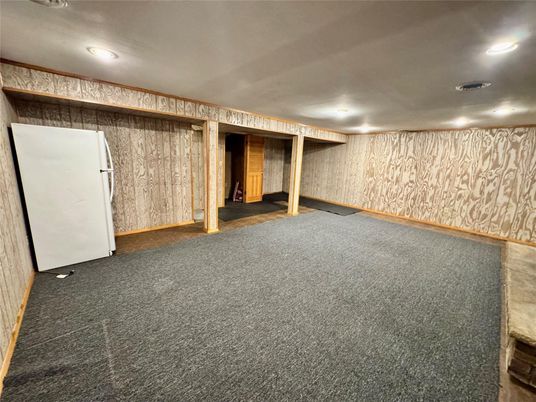 Empty room, Interior, Recessed Lighting