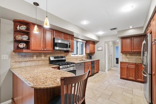 Interior, Kitchen, Pendant Lights, Recessed Lighting, Stainless Steel Appliances