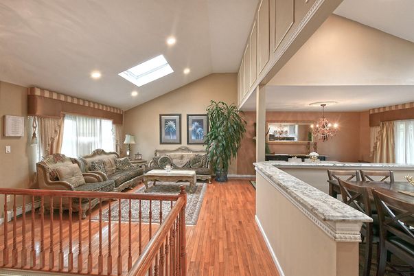 Chandelier, Dining room, Interior, Living room, Recessed Lighting, Wood Texture Flooring