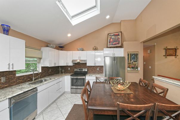 Dining room, Interior, Kitchen, Recessed Lighting