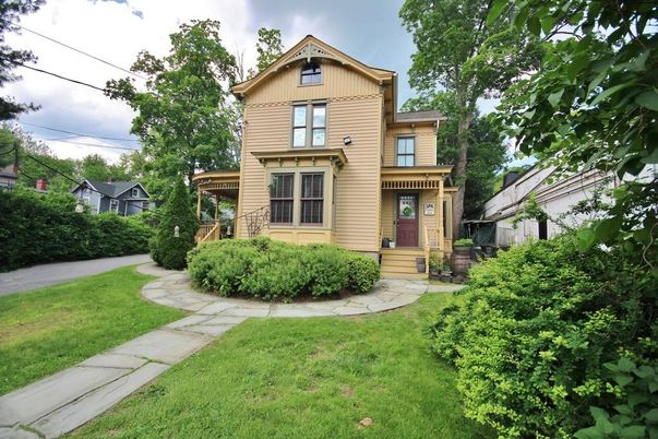 Exterior, Facade, Queen Anne Victorian