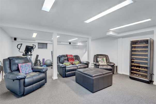 Fitness Equipment, Interior, Living room, Recessed Lighting