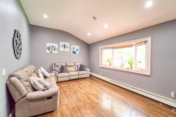 Interior, Living room, Recessed Lighting, Wood Texture Flooring