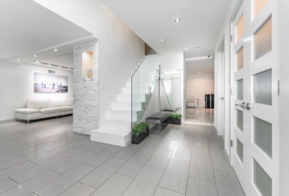 Interior, Recessed Lighting, Wood Texture Flooring