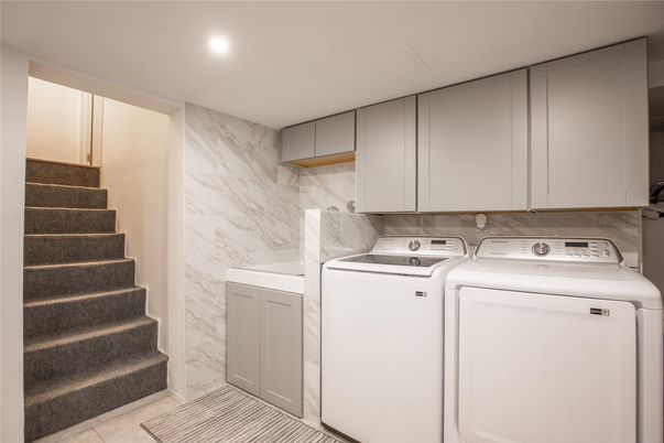 Interior, Marble Walls, Recessed Lighting, Washer