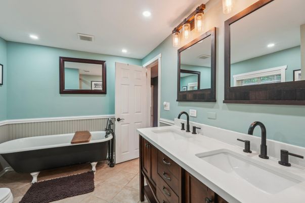 Bathroom, Dual Sink Vanities, Free Standing Baths, Interior, Recessed Lighting