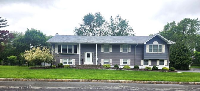 Exterior, Facade, Raised Ranch