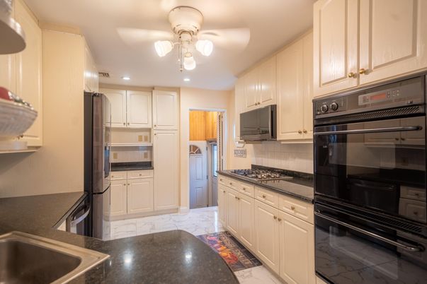 Interior, Kitchen, Marble, Recessed Lighting