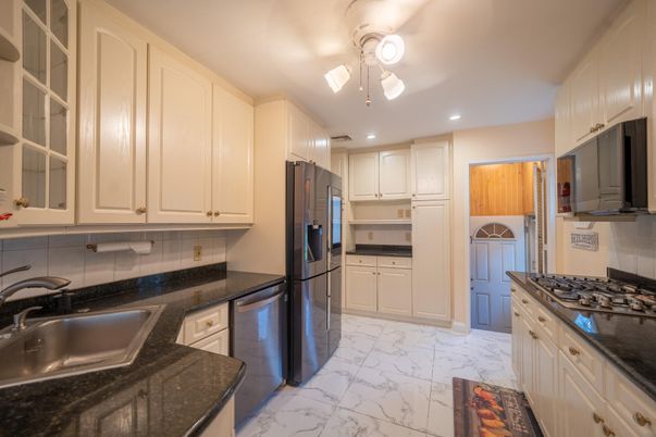 Interior, Kitchen, Marble, Recessed Lighting