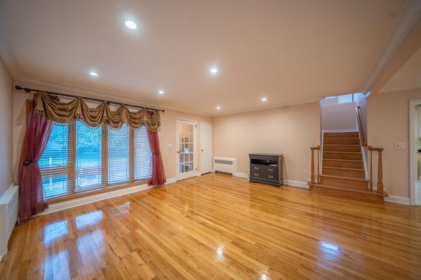Empty room, Interior, Recessed Lighting, Wood Texture Flooring