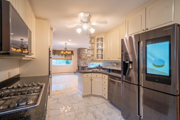 Chandelier, Interior, Kitchen, Marble, Recessed Lighting, Stainless Steel Appliances
