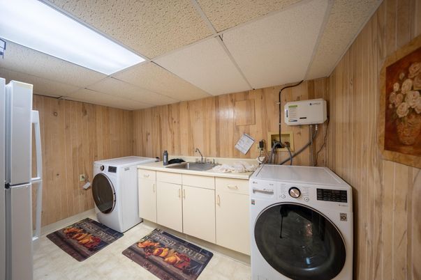 Interior, Washer, Wooden Walls