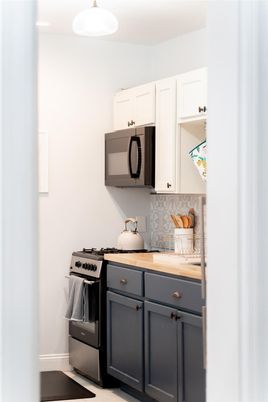 Interior, Kitchen, Pendant Lights, Tile Countertops