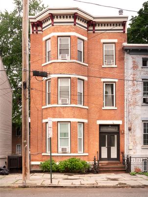 Exterior, Facade, Brick Facade, Rowhouse