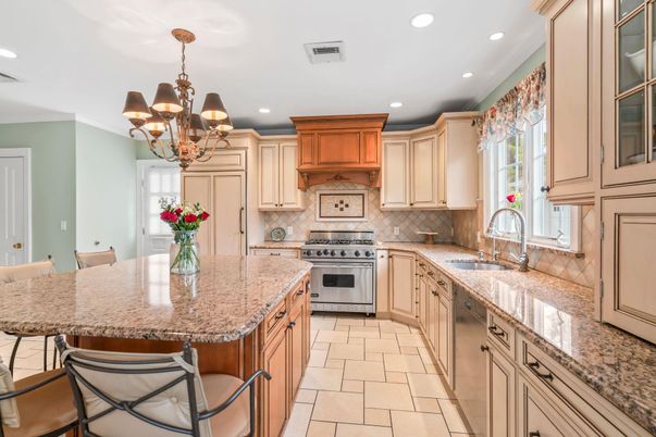 Chandelier, Interior, Kitchen, Recessed Lighting, Stainless Steel Appliances
