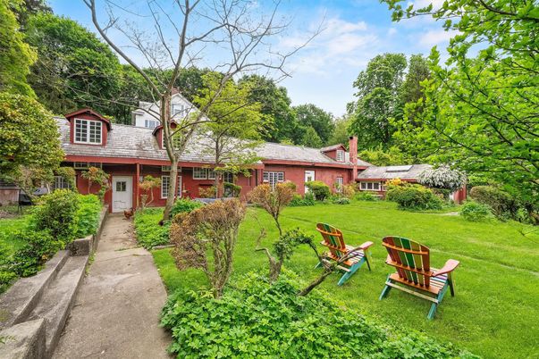 Backyard, Exterior, Facade, Cape Cod