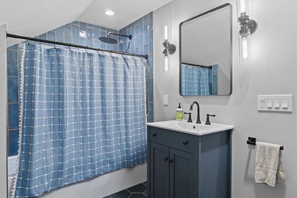 Bathroom, Interior, Recessed Lighting
