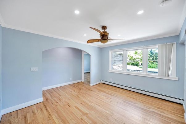 Empty room, Interior, Recessed Lighting, Wood Texture Flooring