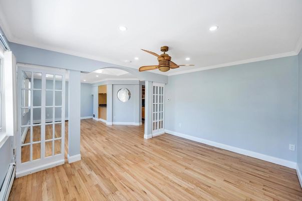 Empty room, Interior, Recessed Lighting, Wood Texture Flooring