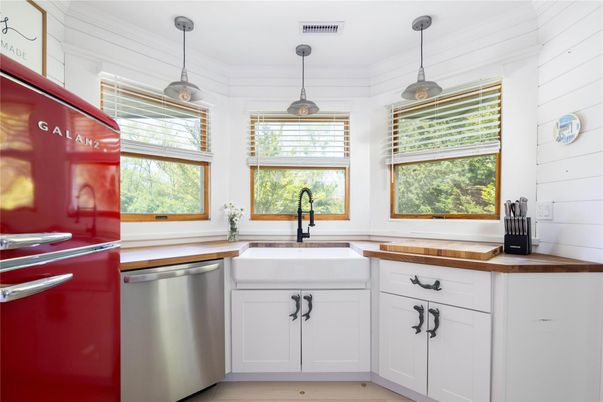 Interior, Kitchen, Pendant Lights, Stainless Steel Appliances