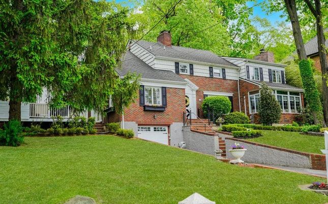 Attached, Exterior, Facade, Brick Facade, Cape Cod