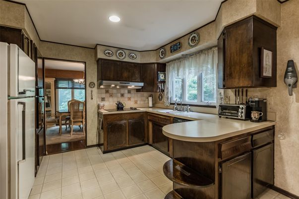 Dining room, Interior, Kitchen, Recessed Lighting, Water