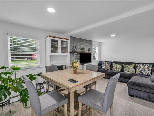 Dining room, Interior, Living room, Recessed Lighting