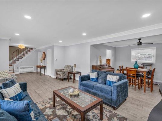 Dining room, Interior, Living room, Recessed Lighting, Wood Texture Flooring