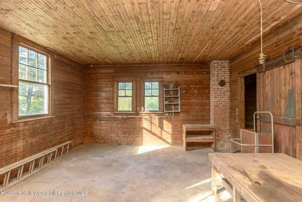 Empty room, Interior, Wooden Ceilings, Wooden Walls