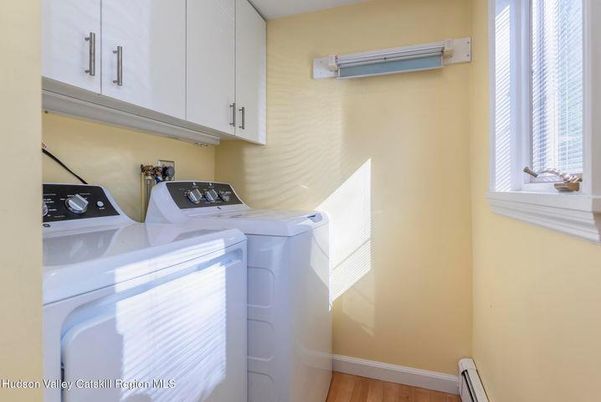 Interior, Washer, Wood Texture Flooring