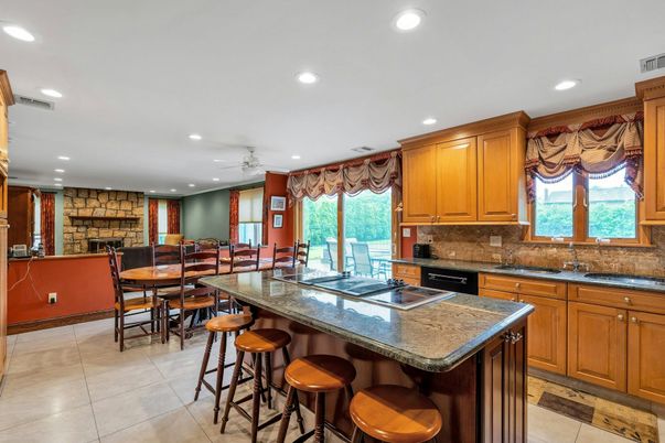 Dining room, Interior, Kitchen, Recessed Lighting, Water