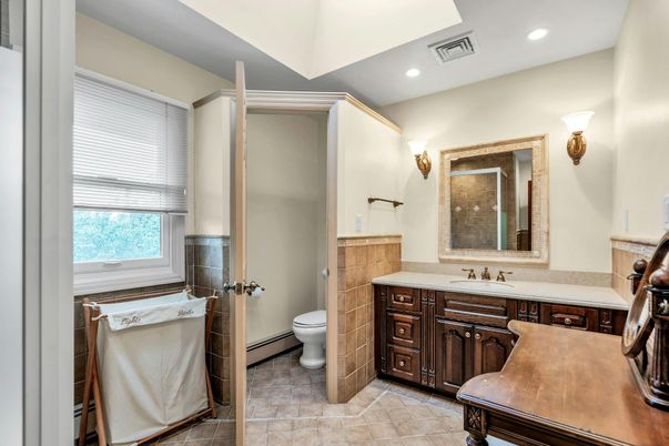 Bathroom, Interior, Recessed Lighting