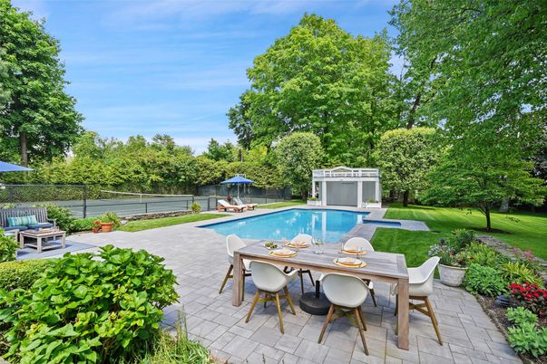 Exterior, Pool