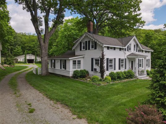 Backyard, Exterior, Facade, Farmhouse