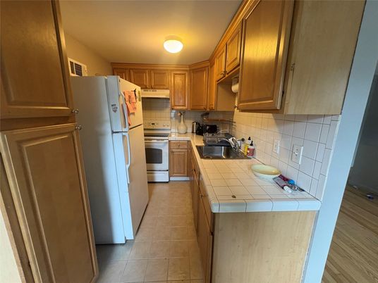 Interior, Kitchen, Tile Countertops