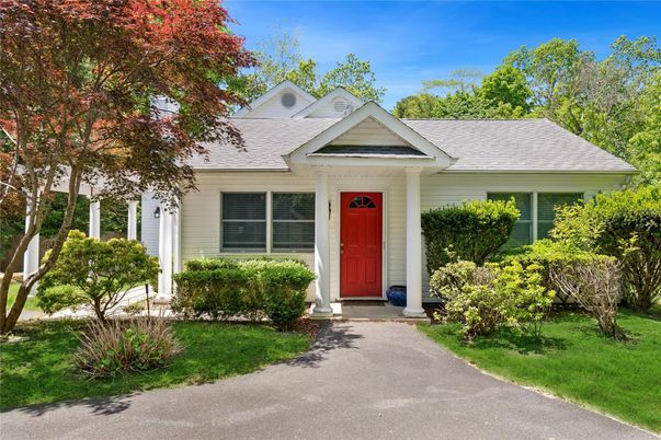 Exterior, Facade, Cape Cod