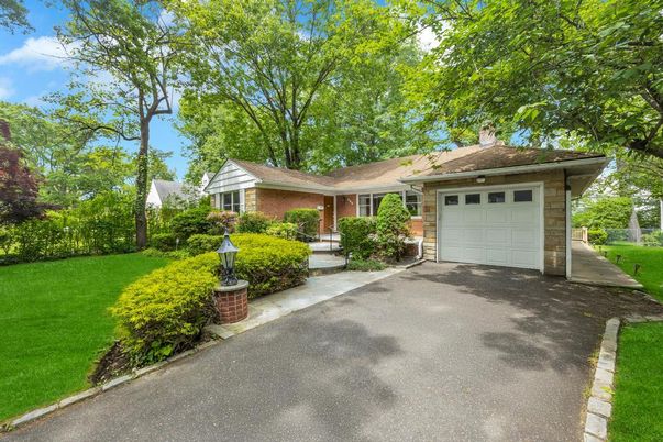 Attached, Backyard, Exterior, Facade, Brick Facade, Ranch
