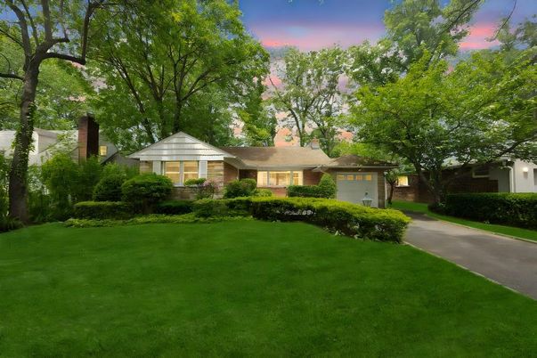 Attached, Backyard, Exterior, Facade, Brick Facade, Ranch