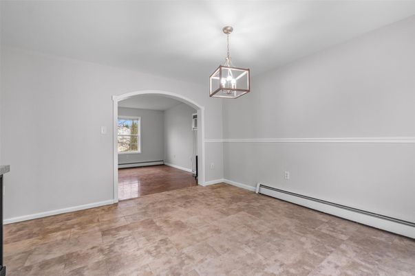Empty room, Interior, Pendant Lights