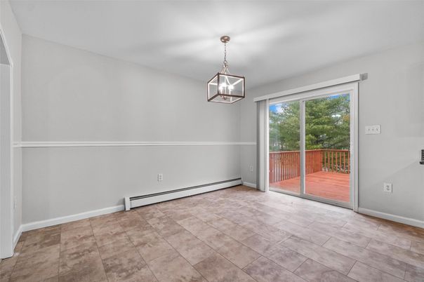 Empty room, Interior, Pendant Lights