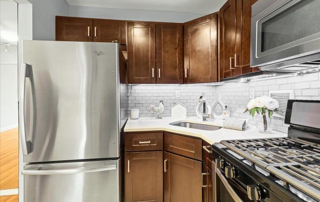 Interior, Kitchen, Stainless Steel Appliances, Wood Texture Flooring
