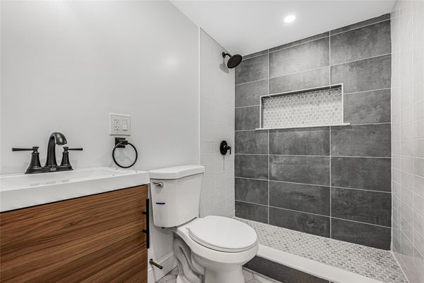 Bathroom, Interior, Recessed Lighting