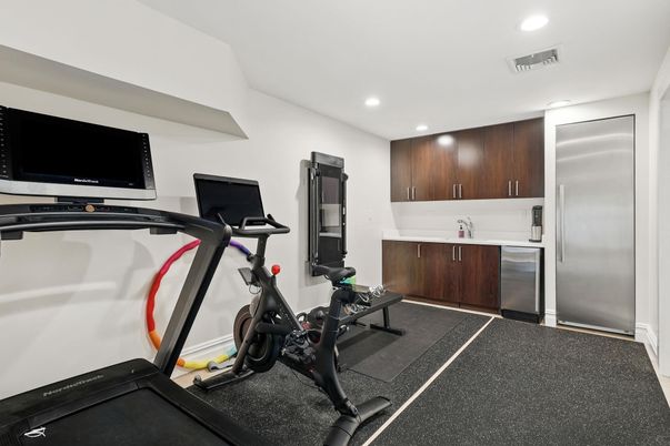 Fitness Equipment, Interior, Kitchen, Recessed Lighting