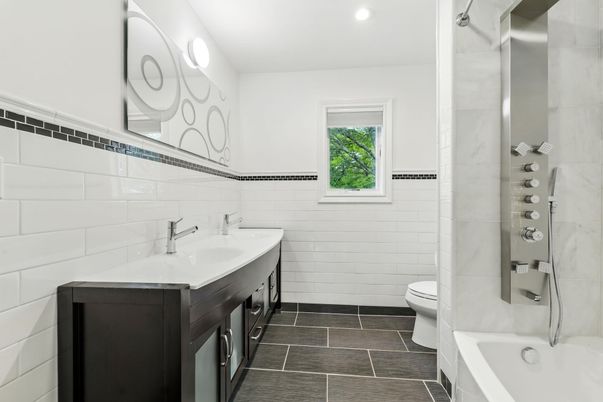 Bathroom, Interior, Recessed Lighting