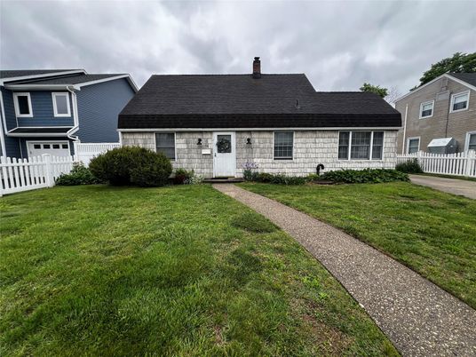 Backyard, Exterior, Facade, Cape Cod